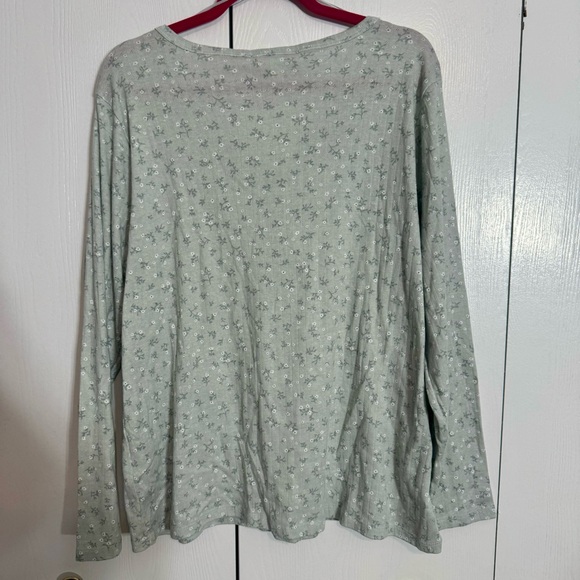 NWT. Hippie Rose Trendy Plus Size Printed Henley Neck Top Juniors 3X Sage Ditsy. - Picture 9 of 14